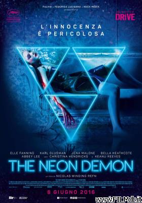 Locandina del film the neon demon