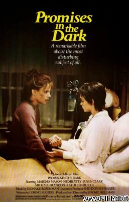 Affiche de film promises in the dark