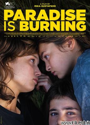 Poster of movie Paradise Is Burning
